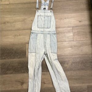 Blue Casual Jumpsuit with Thin Straps and Bib Front